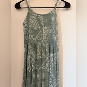 Sleeveless Green Patterned Maxi Dress